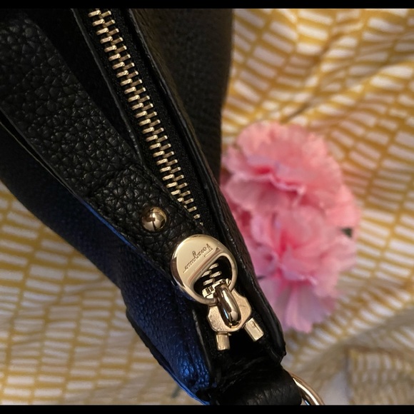 Salvatore Ferragamo leather handbag - Picture 8 of 12